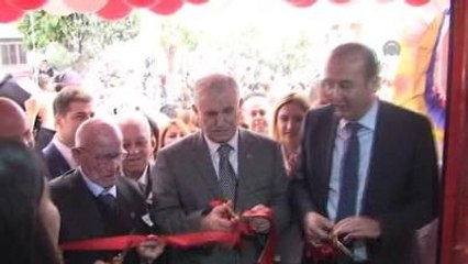Ceyhan'da Market Açılışında İzdiham