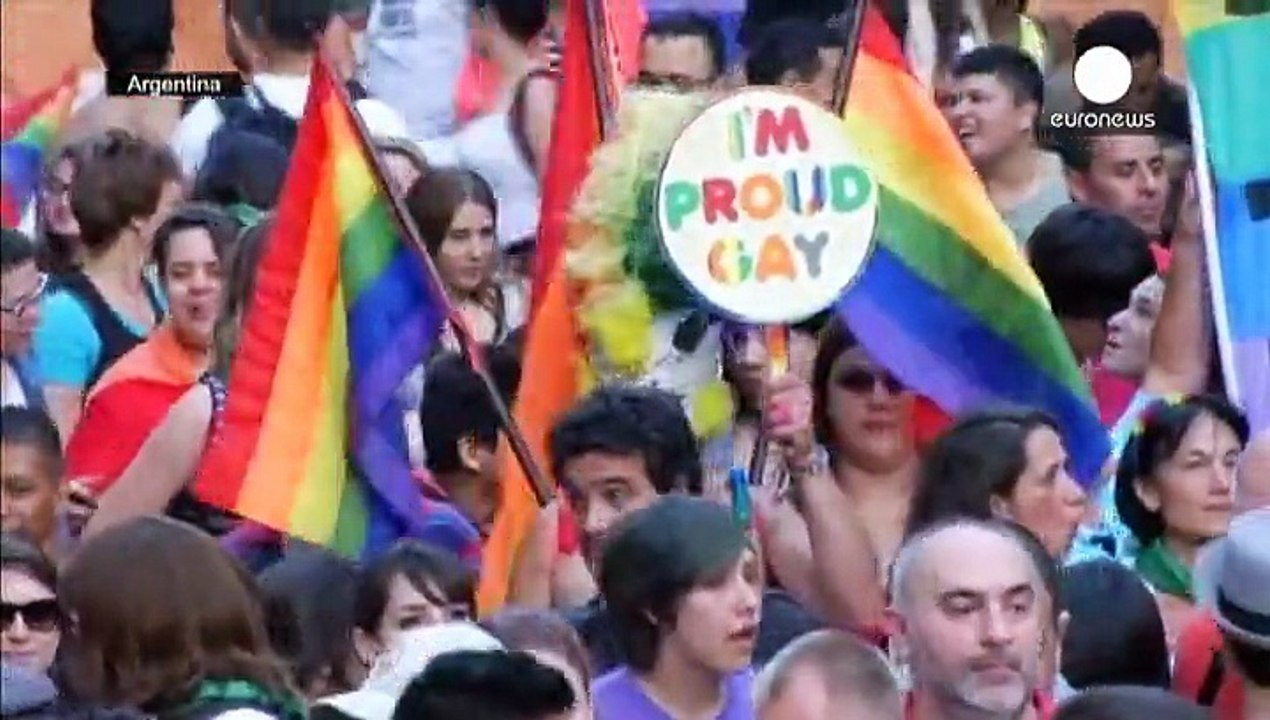 Bunte schwulen- und lesbenparaden in argentinien und chile