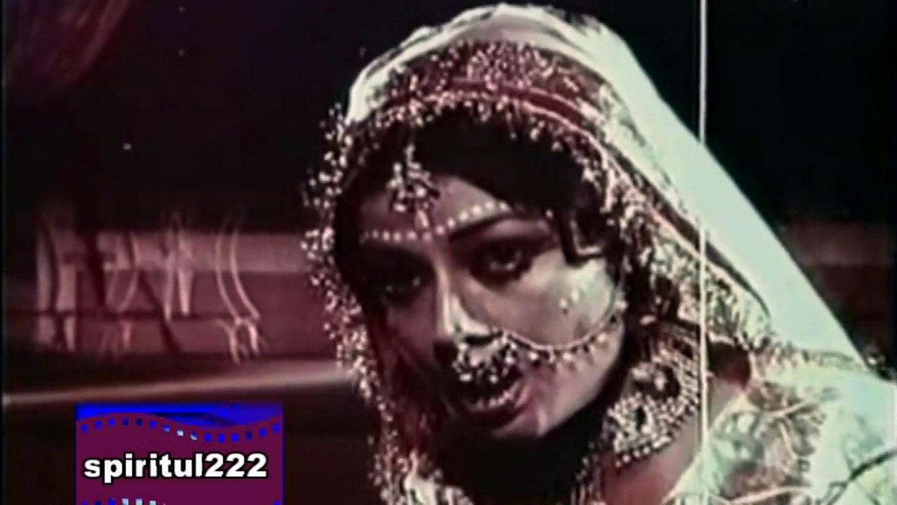MAINE LAAJ KI GUNGGHAT TOR DIYA-RUNA LAILA