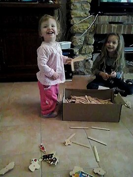 Louna se met debout toute seule