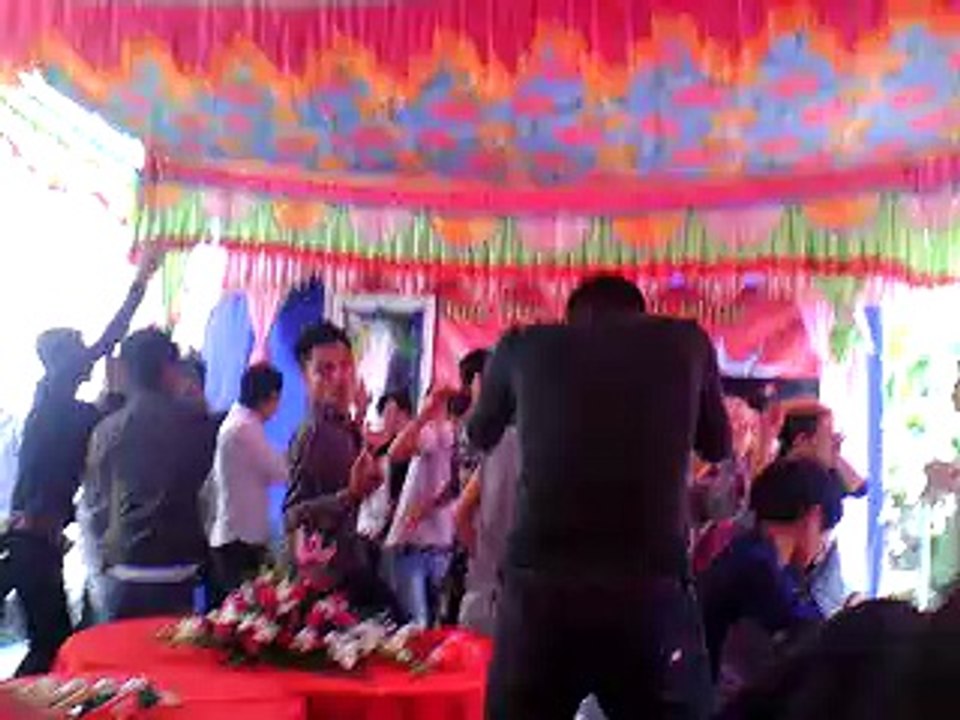Nhảy đám cưới cực bá đạo