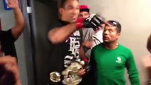 Novo campeão do UFC, Werdum faz a festa nos bastidores com direito a ‘balancê’