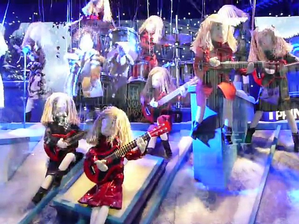 Vitrine de Noël à Paris (le Printemps)