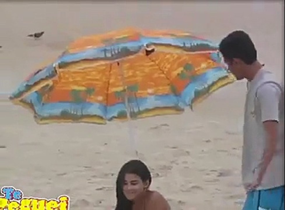 Girl GettinG MessAge