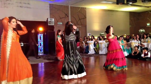 Superb Mehndi Dances ever Pakistani Wedding - pak video tube
