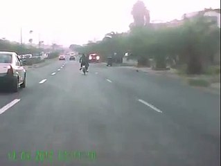 Un scooter renversé par une voiture au Maroc