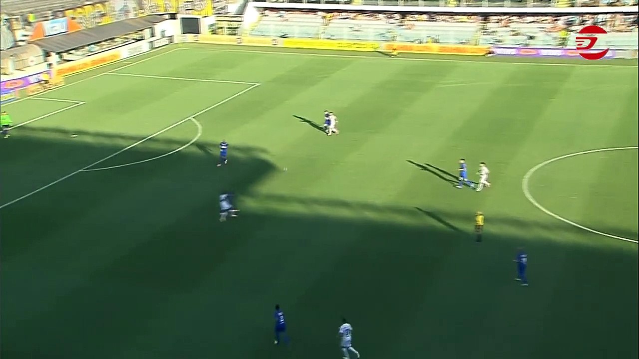 Cruzeiro vence o Santos na Vila e segue na liderança