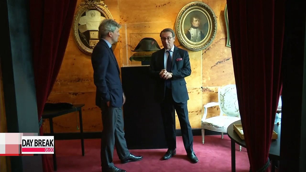 Winning Korean bidder pays $2.4 mil. for Napoleon's hat