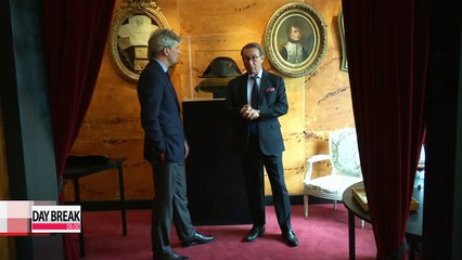 Winning Korean bidder pays $2.4 mil. for Napoleon's hat