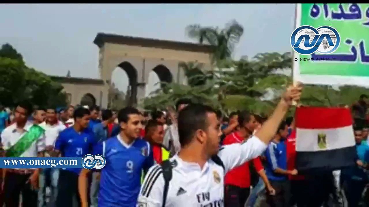 بالفيديو.. مظاهرة بالأزهر بمشاركة رئيس الجامعة تهتف “أيد واحدة ضد الطغيان”