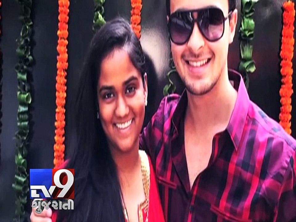 Snapshot : Shah Rukh Khan and Salman Khan bless Arpita Khan on her sangeet ceremony - Tv9 Gujarati