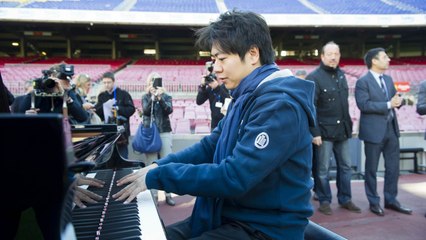 The FC Barcelona anthem performed by Lang Lang