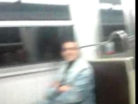 Le bouré du métro qui bave sur Victor