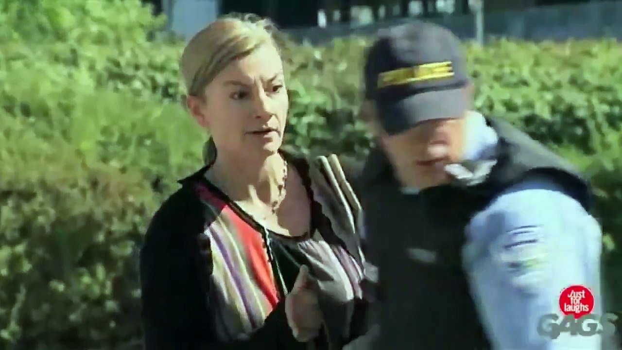 POLICE DOG PRANK !!!
