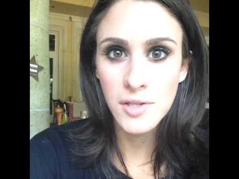 How girls eat on a date vs. how girls eat alone: Brittany Furlan's Vine #230