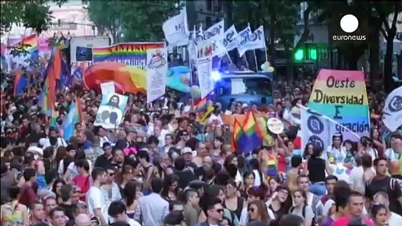 “Радужный” парад в Аргентине