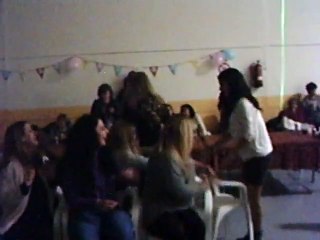 Cumpleaños de Maria, El juego de las sillas