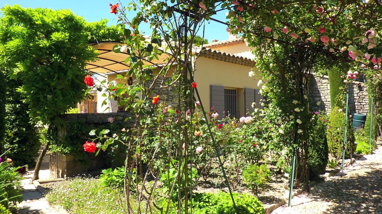 Saint-Rémy-De-Provence Propriété A VENDRE  - Vue exceptionnelle - Piscine - 270 m²