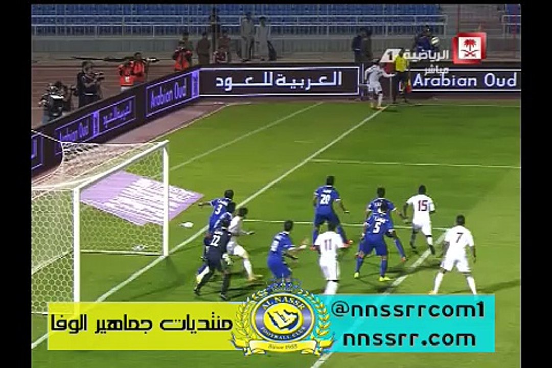 كرة في العارضة جميلة من الامارات