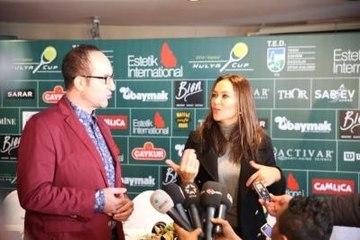 Hülya Avşar'dan, Utandıran Gaf