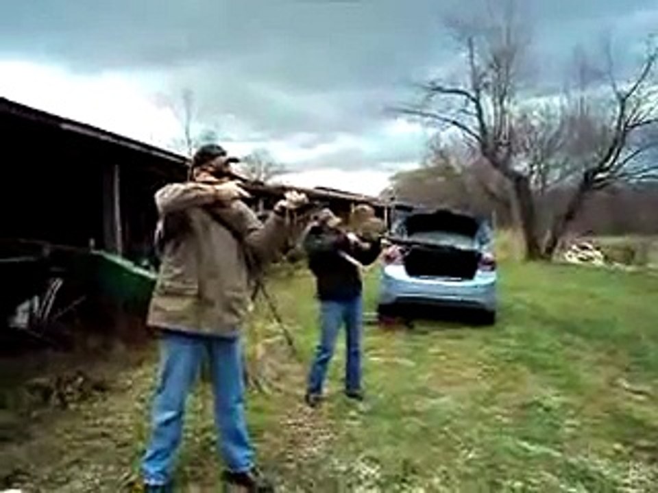 Un fusil M1 Garand explose dans les mains d'une tireuse