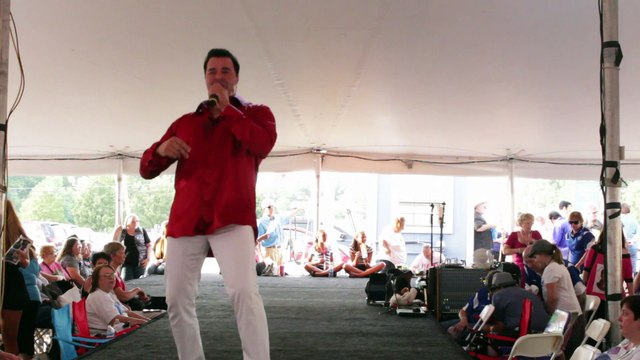 Casper Slee sings 'Proud Mary' Elvis Week 2014 video