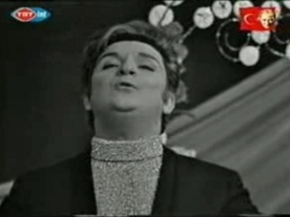 ZEKI MUREN "sen gozlerimde bir renk"