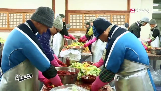 Chefs Foodcation Ep05C7 Making and Enjoying Kimchi