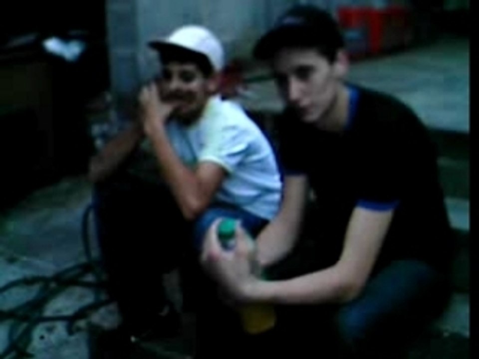 Explosion de bouteille très puissante