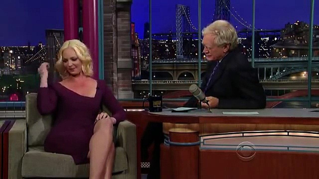 Katherine Heigl uses an E-Cigarette with David Letterman