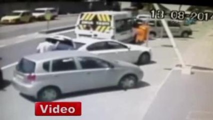 Lüks Otomobille Kapkaç Kamerada!