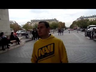 Na`Vi having some sightseeing at PARIS (RUS)