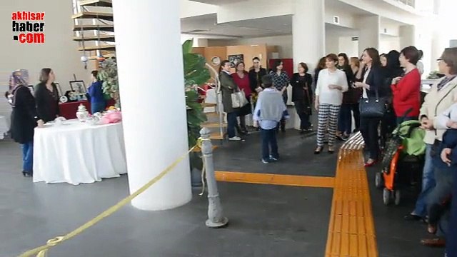 Akhisar Belediyesi Sanat Atölyesi Çini Kursiyerlerinin Sergisi