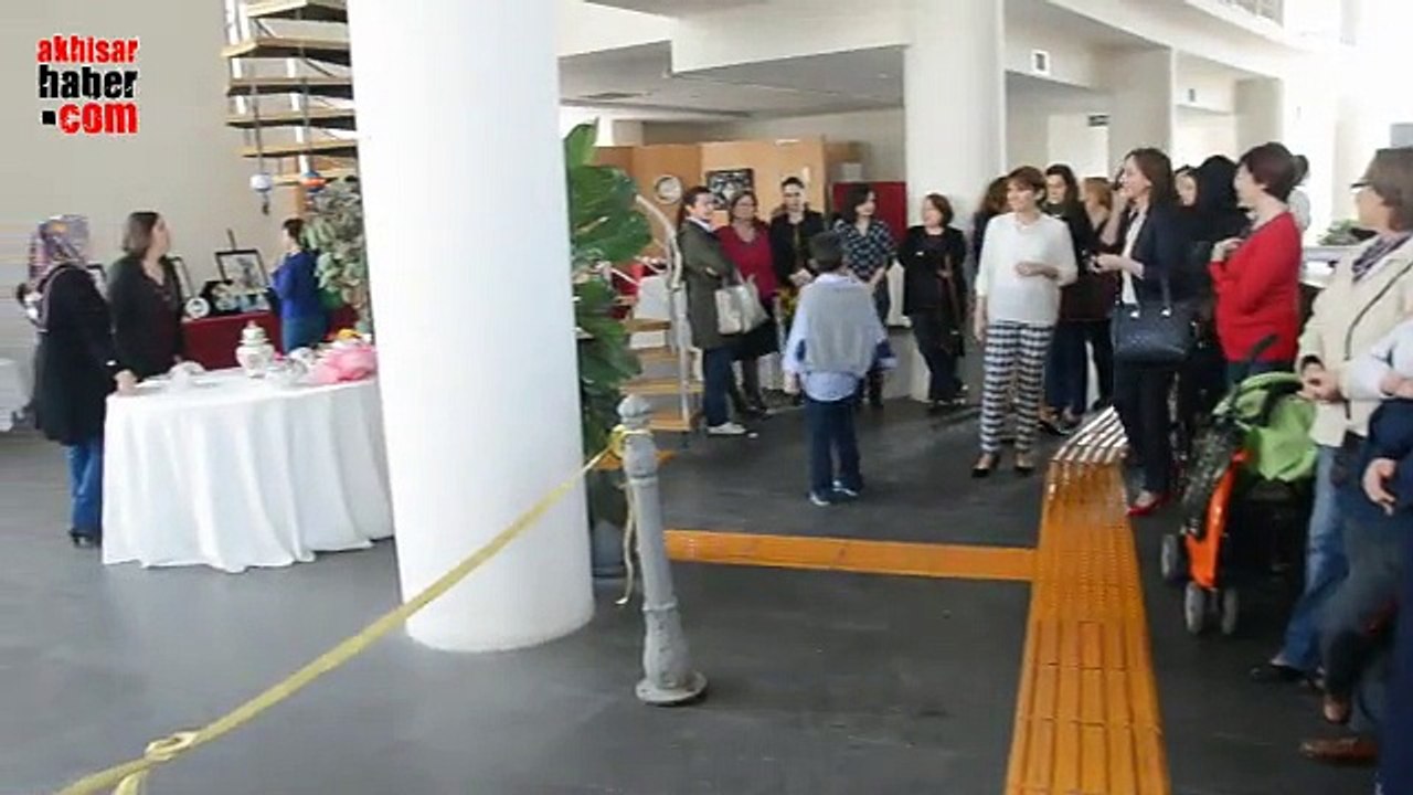 Akhisar Belediyesi Sanat Atölyesi Çini Kursiyerlerinin Sergisi