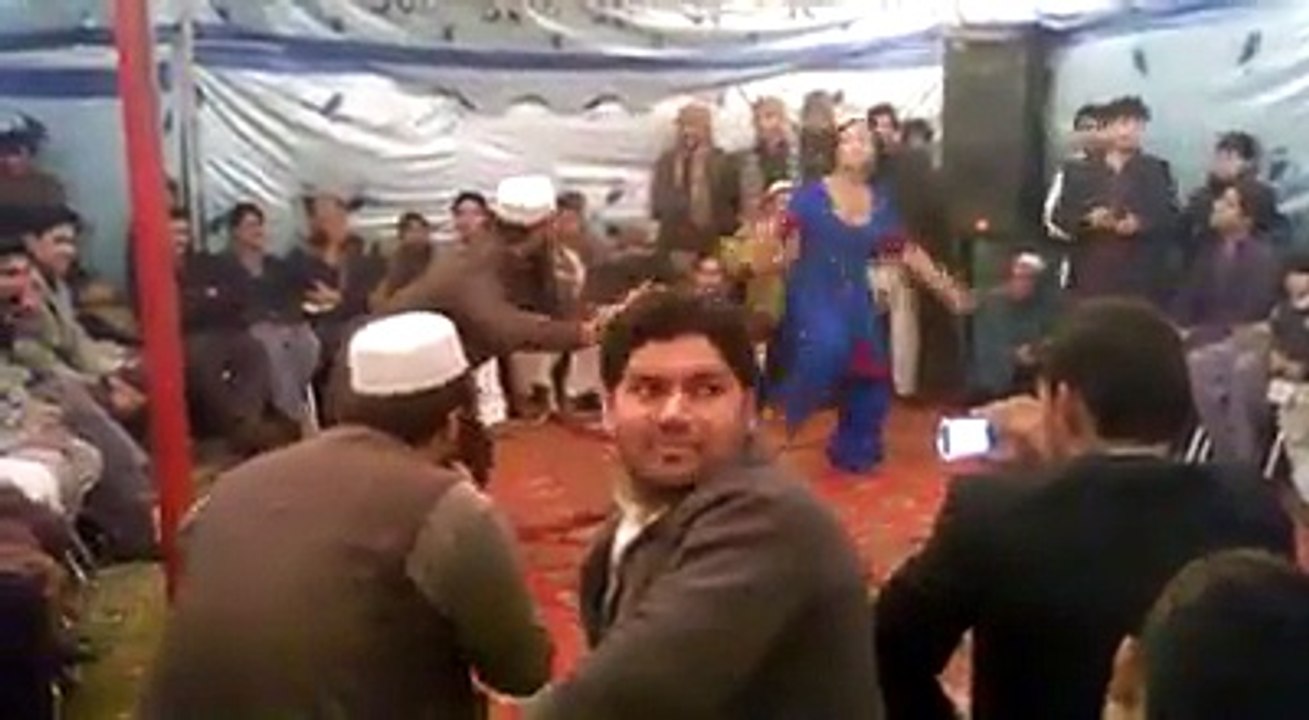 Moulana Dance In Party With Girl