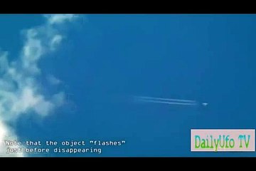 BREAKING NEWS Incredible UFO near Plane 2014