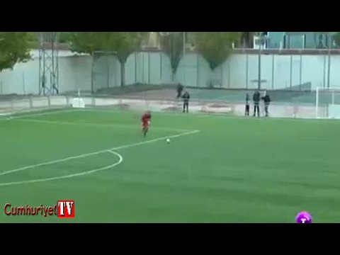 Kaleciden gol yedi ağlayarak sahayı terk etti