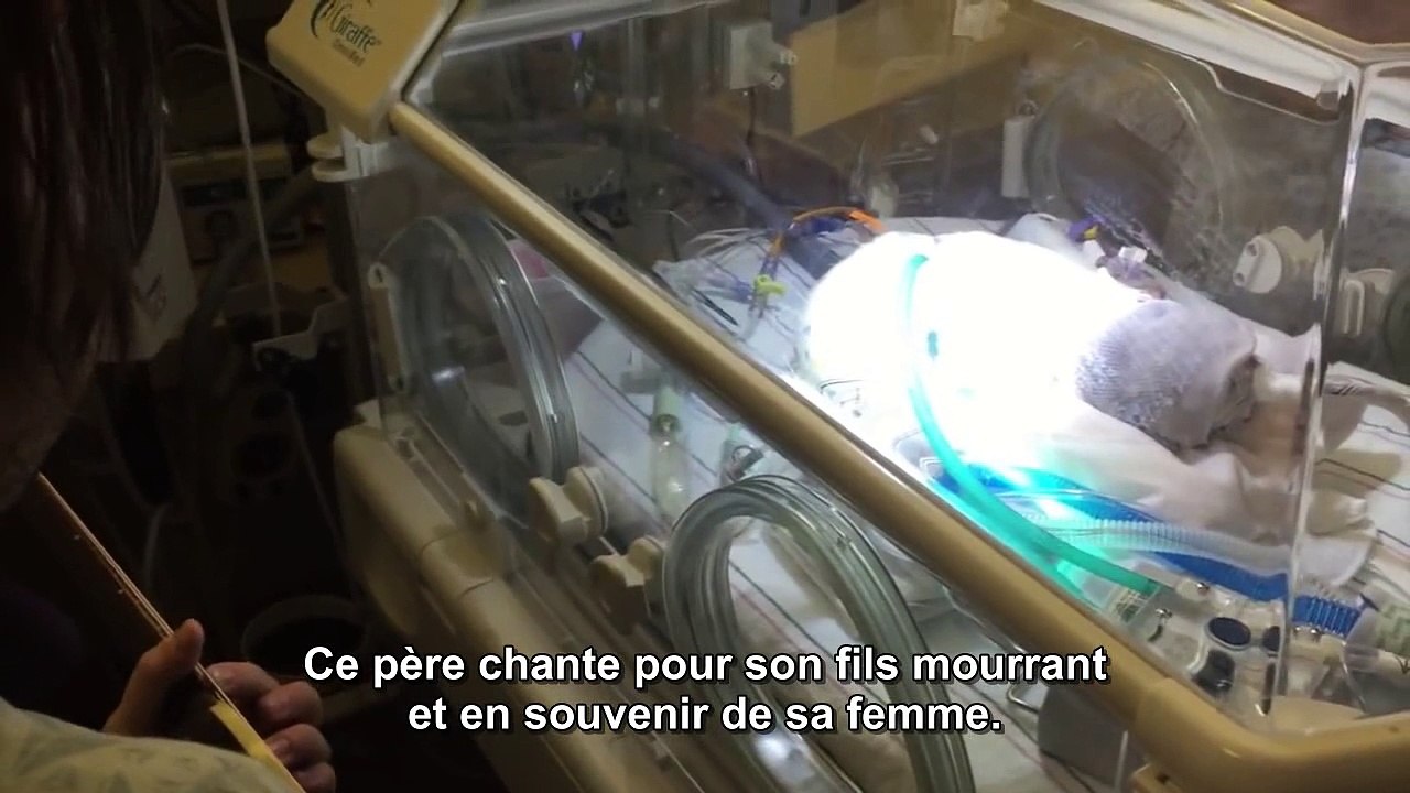 Il chante pour son fils mourrant