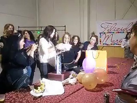 23 Cumpleaños de Maria,Entrega de regalos
