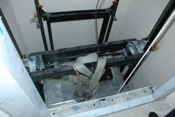 Lisede Asansör Kazası: 7 Öğrenci Yaralandı