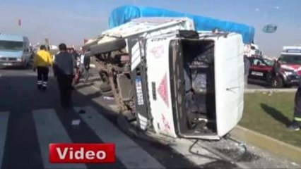 Kamyonetle Otomobil Çarpıştı: 2 Yaralı