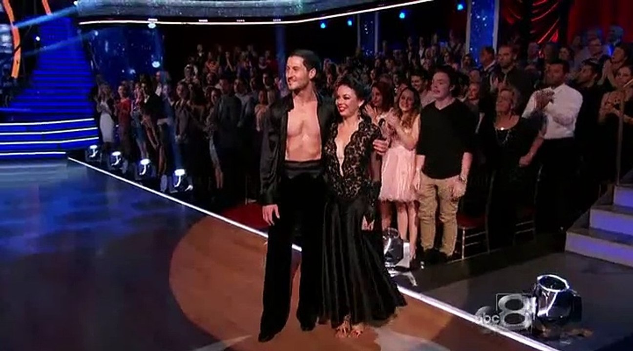 Janel Parrish & Valentin Chmerkovskiy - Paso Doble
