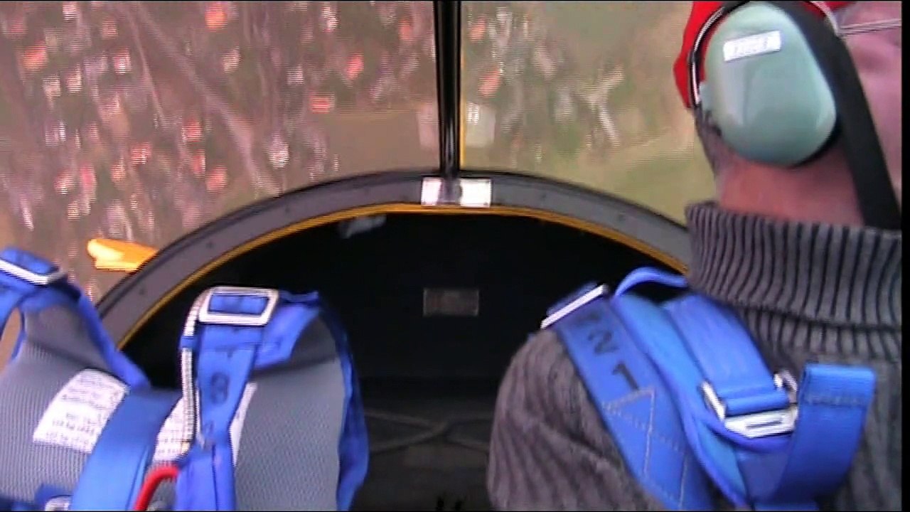 2ème films vidéo de voltige sur Cap 10 le 19.12.2008 verticale pistes du Havre.