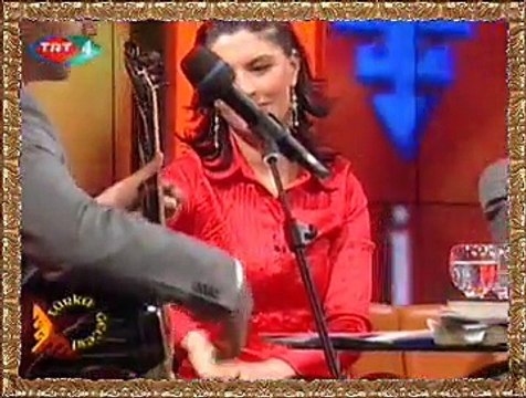 Orhan HAKALMAZ *Al Yeşil Giyinmiş Anam Geline Bakın*