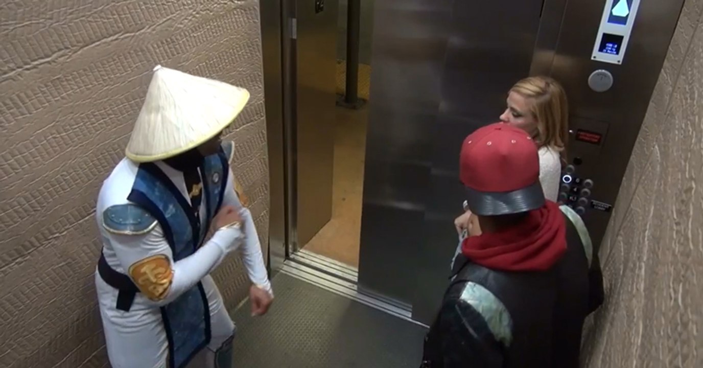 Mortal Kombat Elevator Prank!
