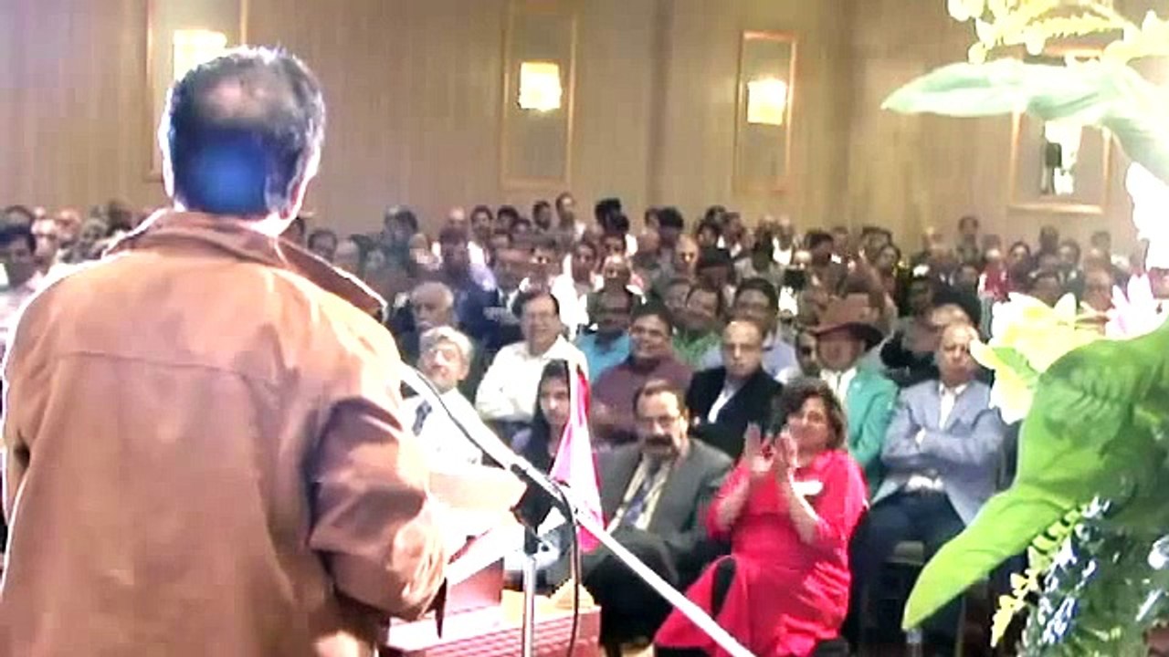 Pakistan Has Given Me Nothing And It Can’t – Hassan Nisar Cursing Pakistan in Canada. Must Watch