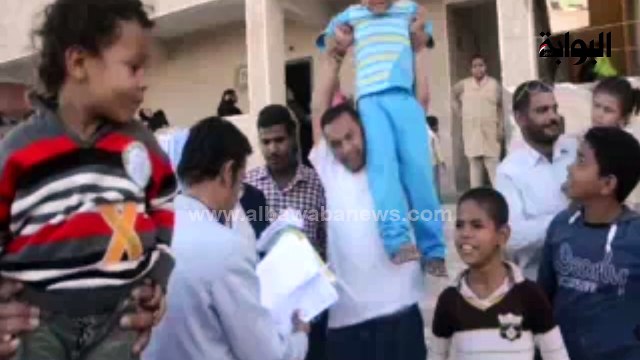 ساكني الايواء بعد تسلمهم شقق في البحر الأحمر: ربنا يخليك يا سيسى