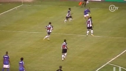 Relembre o drible 'foquinha' de Kerlon contra o Galo