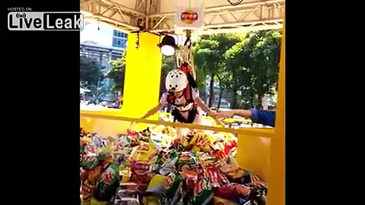 Machine à pince humaine