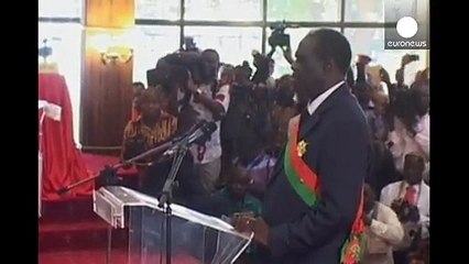 Le président intérimaire du Burkina Faso prête serment